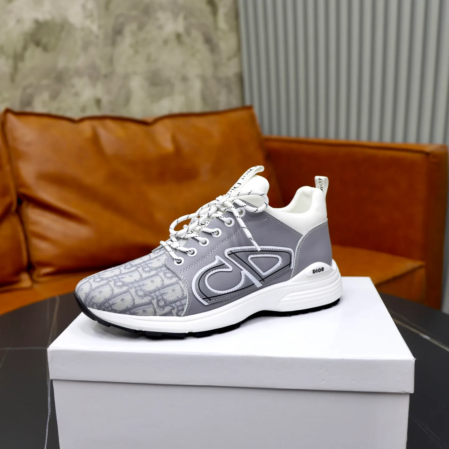 Ex-factory price: 462💰🙅‍♂️🙅‍♂️🙅‍♂️ Brand: Dior DIOR Standard code: 38-44 (45 customized) Grade: Same as the official website Material: Original material splicing Comfortable and breathable lining Lightweight and wear-resistant sports outsole Style category: Men's fashionable casual shoes Running sneakers Distinguished luxury brand elements Top luxury Color: actual picture color